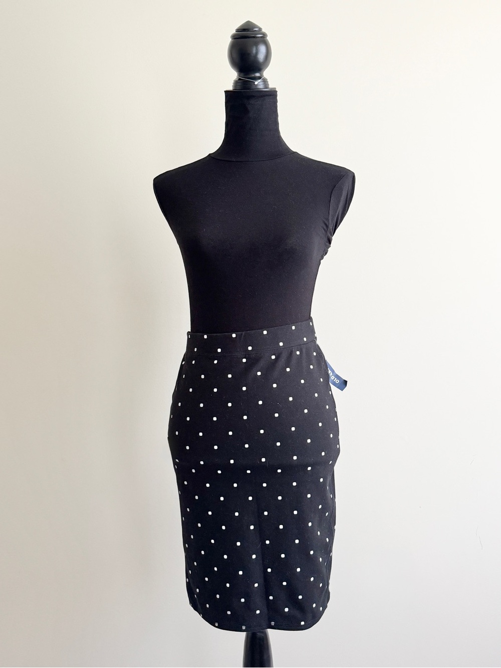 Old Navy Black Polka Dot Skirt – Size XS Tall – New with Tags